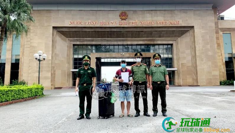 越南芒街口岸:一名中国男子被驱逐出境、因违反出入境法 越南芒街口岸:一名中国男子被驱逐出境、因违反出入境法